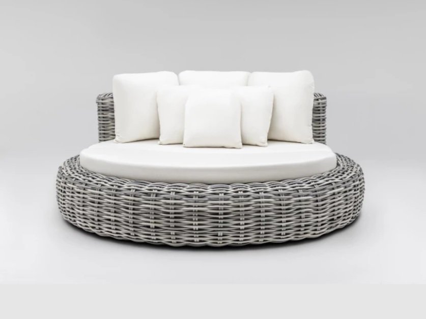 Suya Dayanıklı Şezlong Nasıl Olmalı?