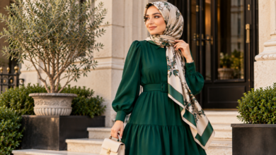 zumrut-yesili-elbiseye-hangi-renk-sal-gider